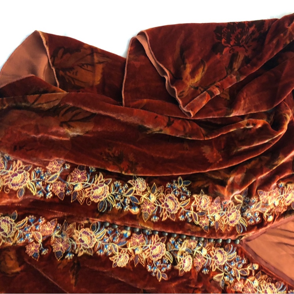 Embroidered Velvet Women's Top - Picture 6 of 8